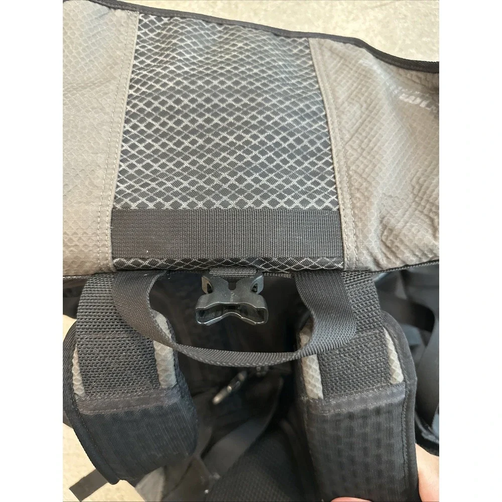 Timbuk2 Especial Vuelo Cycling Laptop Backpack Multi-Zip Waterproof Blk/Gray 25L